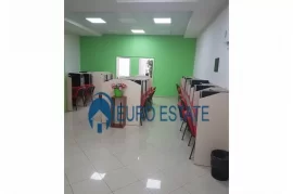 Tirane,Ambient biznesi me qera 140 m²(Rr. Kavajes), Location