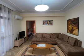 Super Apartament me qira Ish Ekspozita , Ενοικίαση