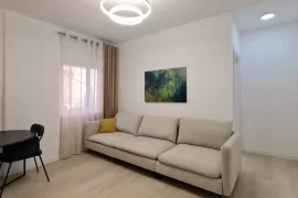 Apartament 1+1 në shitje te “Komuna e Parisit”, Eladás