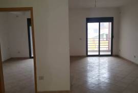 Apartament 1+1 ne Komune te Parisit, Vente