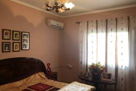 Jepet me qera  apartament 2+1 pranë “Zogut të Zi, Affitto