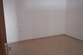 SHITET APARTAMENT 2+1 NË LAGJEN LONI DHAMO, LUSHNJ, Venta