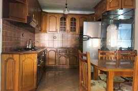 SHITET APARTAMENT 3+1 NË LAGJEN GAFURR MUÇO, LUSHN, Πώληση