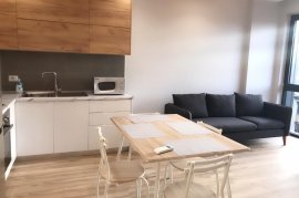 Tek 21 dhjetori,Jepet Apartament me Qira 2+1, Ενοικίαση