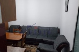 Tek rr. "Naim Frasheri", jepet apartamen, Alquiler