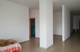 SHITET APARTAMENT NË LAGJEN LONI DHAMO, LUSHNJE, Πώληση