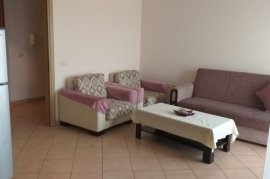 APARTAMENT ME QIRA 1+1 TE BARRIKADAT, Ενοικίαση