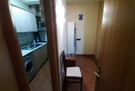 Shitet Apartament ne Bllok 1+1 79m2, Shitje