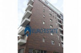Tirane shes apartament 2+1,145.000 Euro Pazari  Ri, Venta
