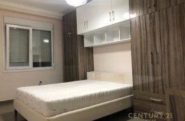 Shitet Apartament 2+1 prane kopeshtit Zoologjik, Eladás