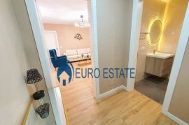Tirane shes apartament 2+1, 175.000 Euro Ekspozita, Verkauf