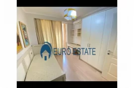 Tirane, shes Apartament 3+1, 145 m²( 21 Dhjetori), Πώληση