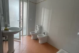 Apartament ne shitje, Verkauf