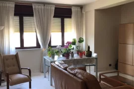 Apartament 2+1 me qira në Qendër të Tiranës, Bérlés