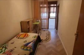 Jepet me qera apartament  3+1, Ενοικίαση