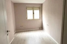 Apartament ne shitje, Verkauf