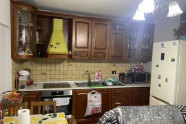 Jepet me qera apartament 2+1, Ενοικίαση